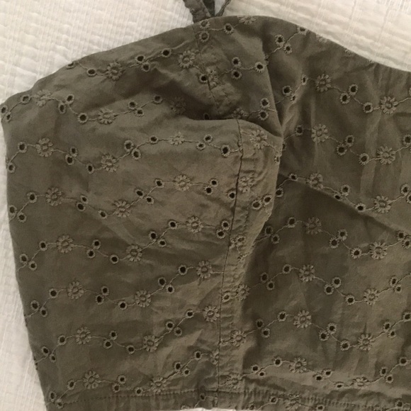 Pens and needles eyelet crop top size large - Picture 2 of 4